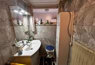 Solides Wohnhaus mit Nebengebäude und Pool in Kallham