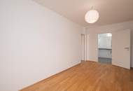 Moderne 2-Zimmer-Wohnung mit überdachtem Balkon und Grünblick