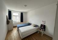 UNBEFRISTET: große 5 Zimmer im frisch ausgebauten Dachgeschoss mit Balkon!