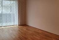 Helle 2 Zimmer Wohnung mit Balkon in der Urfahraner Leonfeldner Straße