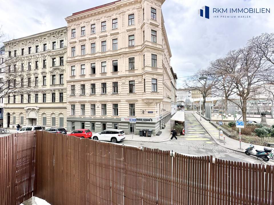 Wohnkomfort in zentraler Lage: Helle 2-Zimmer-Wohnung mit Loggia