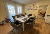 Vielseitiges sanierungsbedürftiges Wohnhaus mit 2 Wohneinheiten auf großem Grundstück!