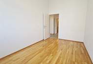 BERNHARDTSTALGASSE, unbefristete 96 m2 Altbau, Wohnküche, 3 Zimmer, Komplettküche, Wannenbad, gefördert, WG-geeignet