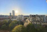 HERRLICHER FERNBLICK vom 7. STOCK! Wohnung mit LOGGIA zu SANIEREN!
