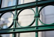 Altbau trifft Grünidylle: 73-m²-Wohnung mit großer Veranda & Garten