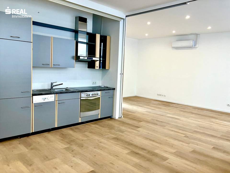 BÜRO MIT LOGGIA in Toplage beim Schwedenplatz