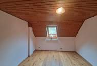 LIEBEVOLLES WOHNJUWEL MIT PARKÄHNLICHEM GARTEN IN TRAUMHAFTER WALDRANDLAGE MIT HERRLICHEM AUSBLICK UNWEIT VOM STAUSEE KRONSEGG