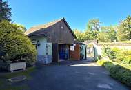 Sofort verfügbares Wohnhaus mit Garage und Nebengebäuden