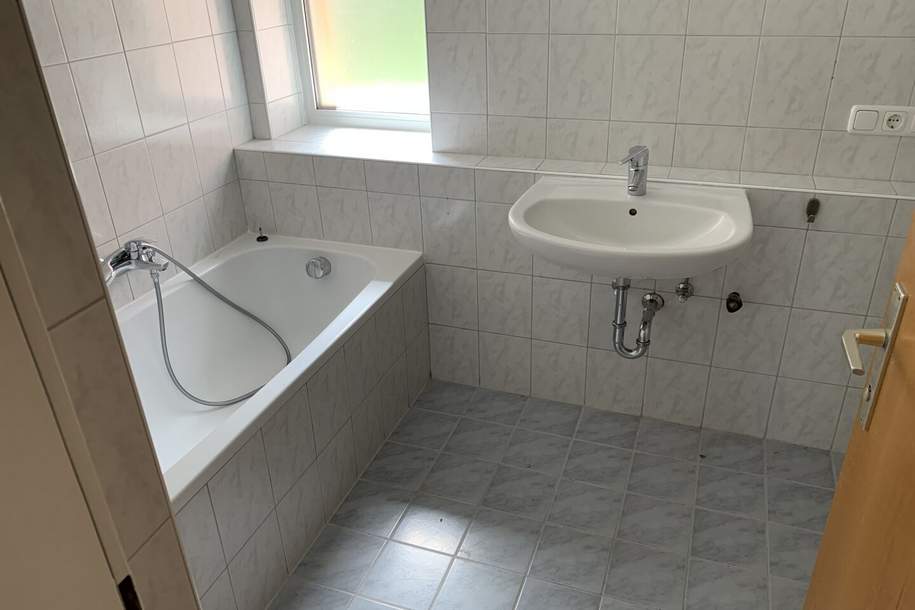 Hoher Erholungswert garantiert - idyllisch ruhiges und ländliches Wohnerlebnis steht für Sie bereit! Praktisch geschnittene 3 Raum Wohnung mit Loggia, Abstellraum und Parkplatz direkt vor der Haustür!, Wohnung-miete, 683,09,€, 4594 Kirchdorf an der Krems