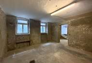 Vielseitig nutzbares Halbkellerlokal in zentraler Lage des 2. Bezirks // Versatile Semi-Basement Commercial Unit in a Central 2nd district location //