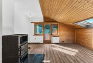 Frisch renovierter 3-Zimmer-Dachgeschosstraum mit zwei Balkonen und Tiroler Bergpanorama in Alpbach