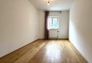 Helle, zentral begehbare Neubauwohnung (freier Mietzins) in Top-Lage