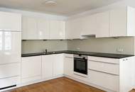 GROSSZÜGIGER ALTBAU BEIM SERVITENVIERTEL!