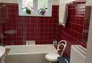 Zwei Häuser, ein Grundstück: Ihr neues Zuhause mit laufenden Mieteinnahmen