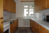 HELLE DREIZIMMERWOHUNG IN RUHIGER LAGE!