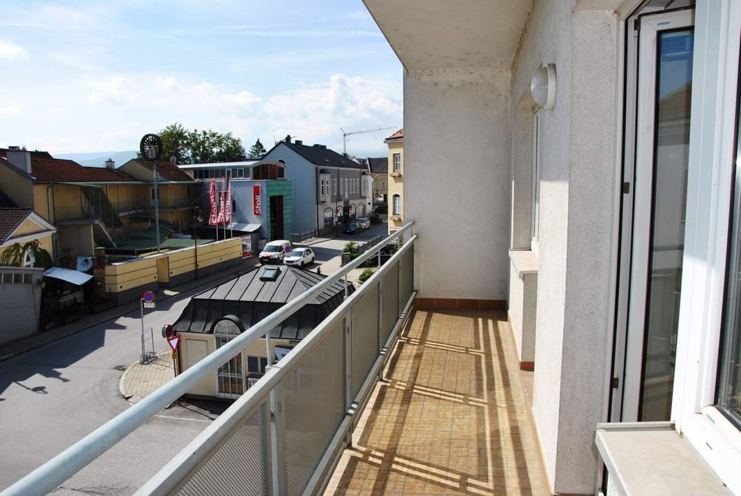 6,5% Rendite! 7 Wohnungen inkl. Parkplatz im Zentrum von Neunkirchen zu kaufen!