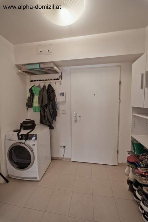 Neubauwohnung!/Wohnküche/Zimmer ca. 40 m²
