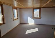 Renovierte 2-Zimmer-Wohnung mit neuer Küche und schöner Bergsicht