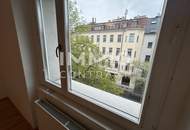Gepflegte 2 Zimmer Wohnung mit Blick in den grünen Innenhof!
