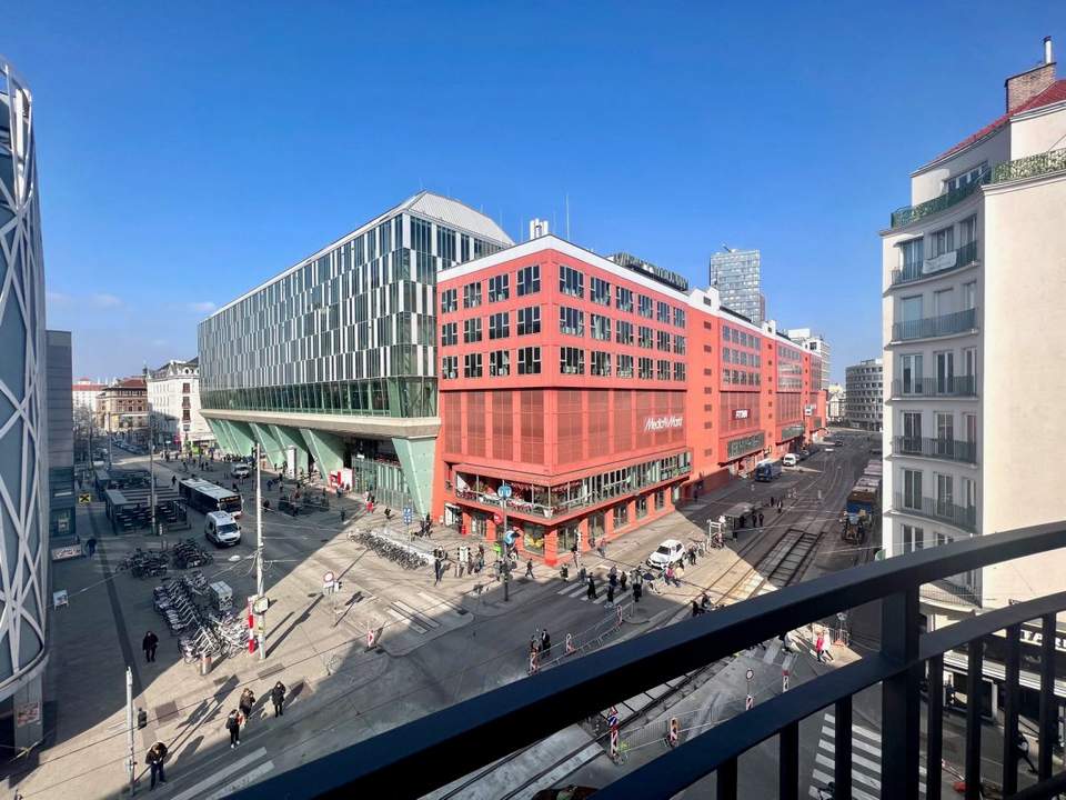 ++ NEU ++ INVALIDENSTRASSE - VIER Zimmer mit BALKON