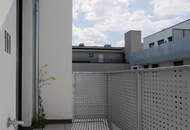 ERSTBEZUG: PRAKTISCHE 2-ZIMMER-WOHNUNG MIT BALKON