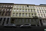 Sanierungsbedürftige 2-Zimmer-Altbauwohnung mit Entwicklungspotenzial – ca. 46 m² in zentraler Lage