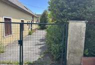 Zwei stark renovierungsbedürftige Häuser mit Garten und Garage in Mehrparteienhof in Rechnitz