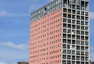 Wohnen im Erholungsgebiet - mit 2,5 Garagenstellplätzen - und spektakulärem Weitblick.