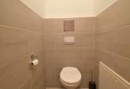 Schöne Balkonwohnung | Wohnküche + 2 separate Zimmer | Eggendorf - Sportplatzgasse