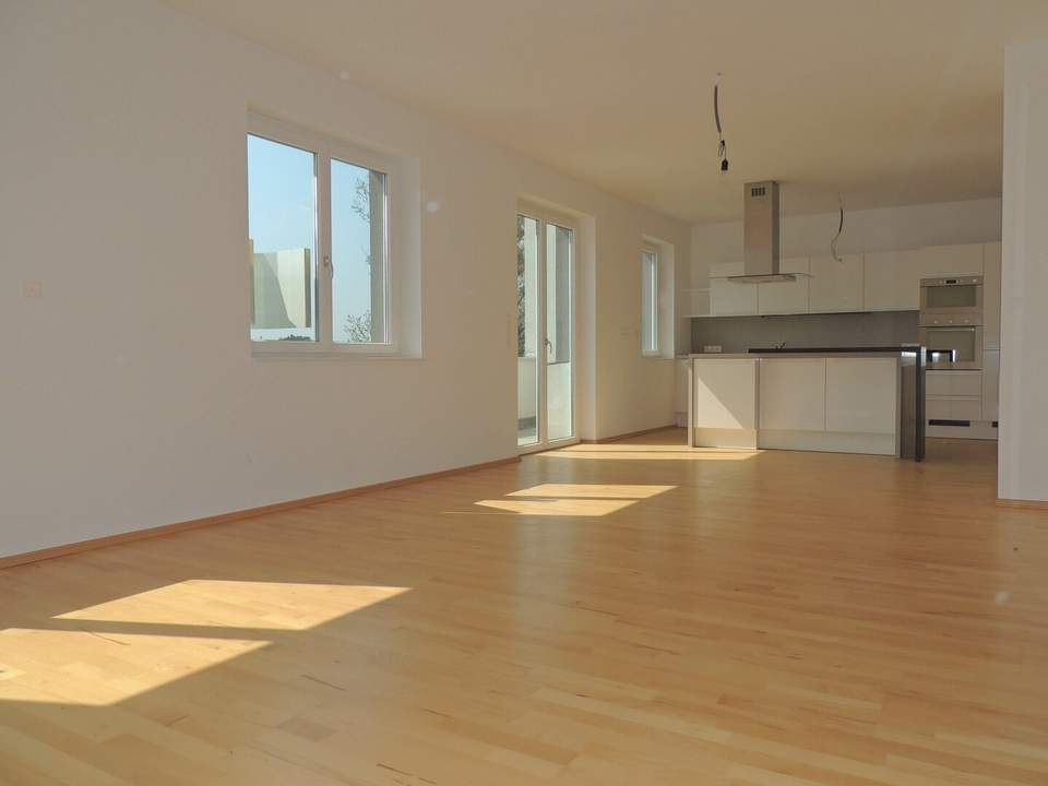 Sonnige 4-Zimmer Wohnung Nähe Badeteich