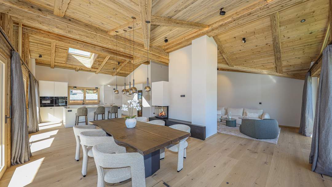 Luxuspenthouse sonniger Toplage mit Panorama-Ausblick
