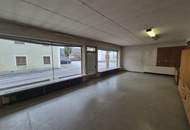 Mehrfamilienhaus mit Geschäftslokal