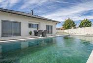 Hochwertiger Bungalow mit Doppelgarage und Natur-Swimmingpool!