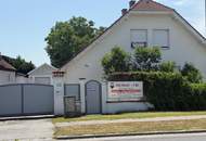 Villa mit Wintergarten und Nebengebäude