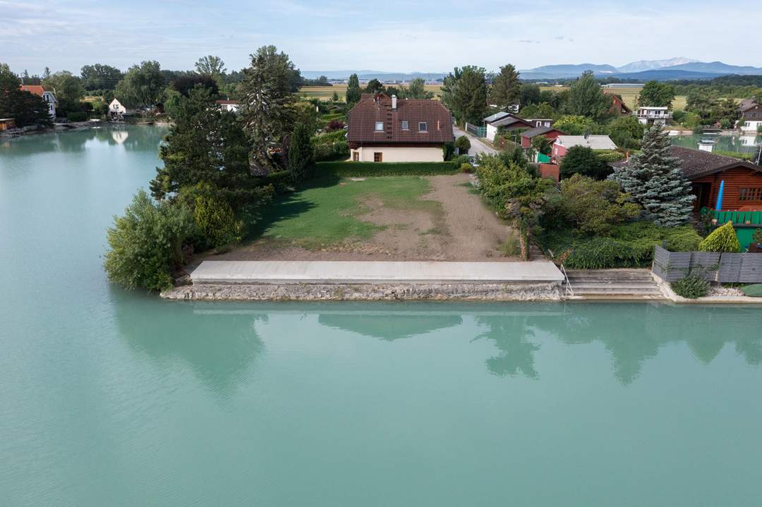 Seegrundstück am Haidhofteich mit 2 Wasserfronten