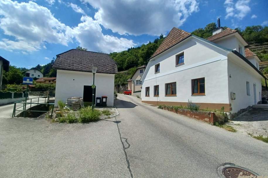 Groisbach in der WACHAU: Landhaus mit terrassenförmigem Grundstück – Donaublick vom oberen Grundstücksbereich, Haus-kauf, 359.000,€, 3641 Krems(Land)