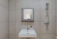 Blick auf AKH, Rathaus und Stephansdom | DG-Wohnung | 1090 A\\