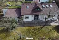 Großzügige Liegenschaft | attraktives Einfamilienhaus mit Galerie|1.706 m² Grundstück | 2 Garagen!