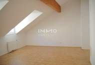 Schicke 2-Zimmer Dachgeschoss-Wohnung am Pfarrplatz 13