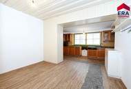 RESERVIERT! Sanierter Bauernhof mit zwei Wohnungen und großem Grundstück