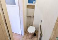 1-Zimmer-Wohnung mit Sanierungsbedarf und Potenzial zur 2-Zimmer-Lösung bei der U3