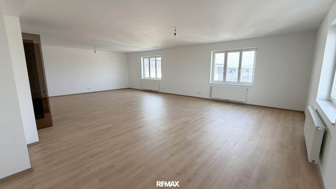 Modernes Büro in Flugplatznähe - 94m² im 2. OG in Wiener Neustadt zur Miete!