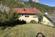 sehr gepflegtes Wohnhaus mit traumhaftem Blick auf die Burg