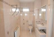 Tolle Lage! 1 Zimmer Wohnung mit Loggia &amp; Autoabstellplatz- möbliert