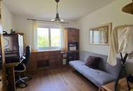 Moderner Bungalow mit vielen Extras -- Photovoltaikanlage, Carport, DAN-Küche, Heizkamin und großes Gartenparadies