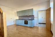 ENTZÜCKENDE MAISONETTE MIT TERRASSE IM KLASSISCHEN ALTBAU