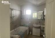 sREAL- LANDLEBEN MIT CHARAKTER - Historisches Bauernhaus mit Scheune, Backstube, Pool und 1.296 m² Grund