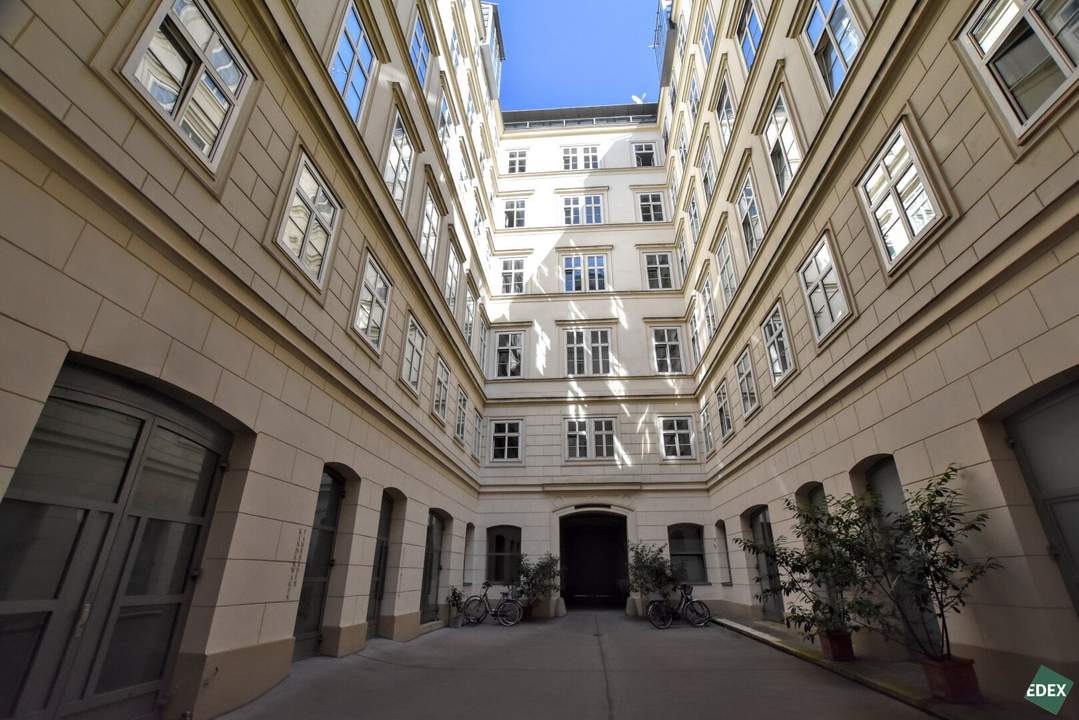 Schönes Büro im Gustav-Mahlerhof