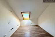 | SCHÖNE KLEINWOHNUNG | CA. 35m² | MIT BLICK INS GRÜNE | 4.OG. | DACHGESCHOSS