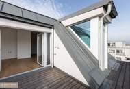 Lichtdurchfluteter Dachgeschosstraum mit großzügiger Terrasse